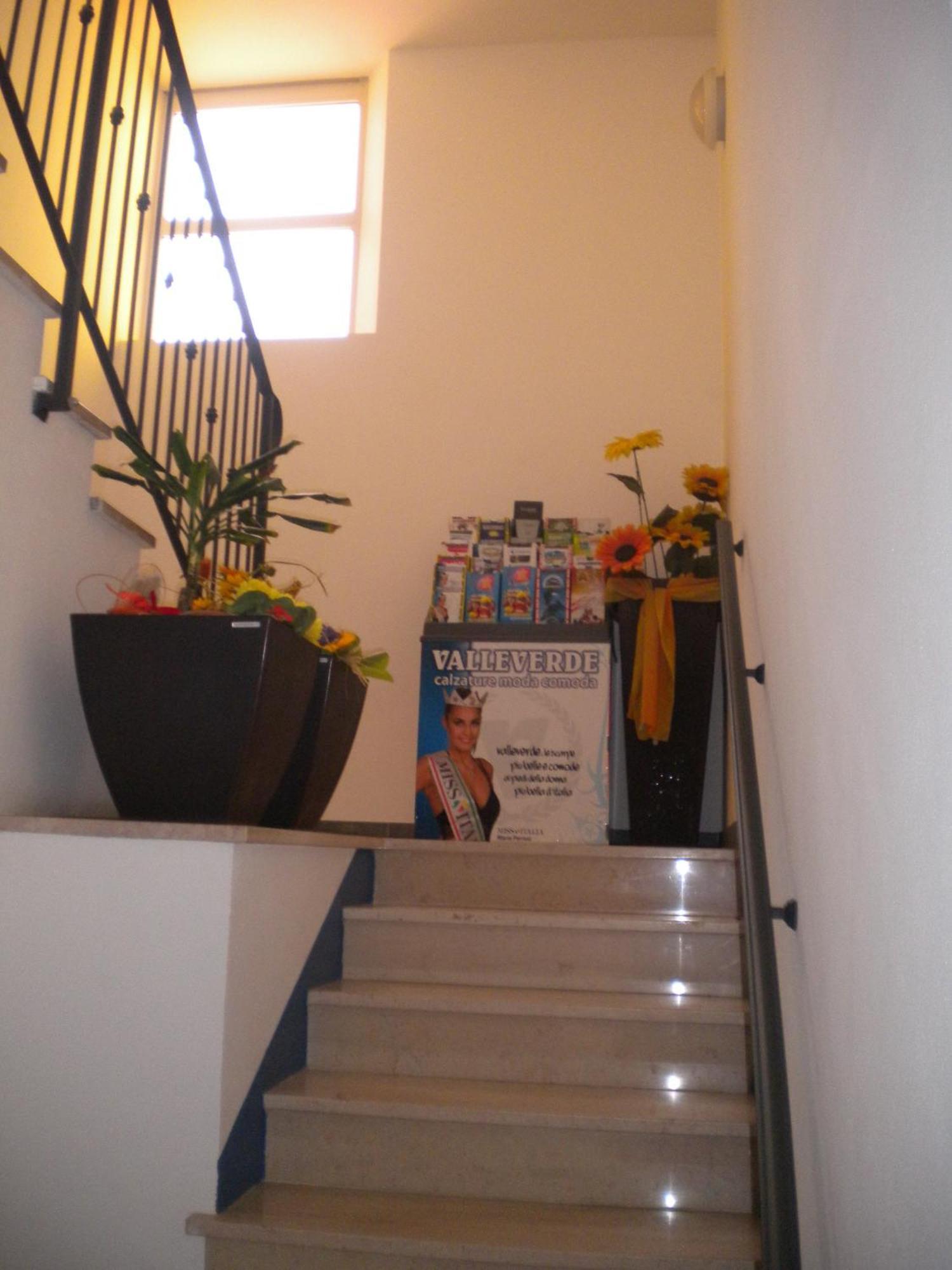 Residence Desiree Римини Екстериор снимка