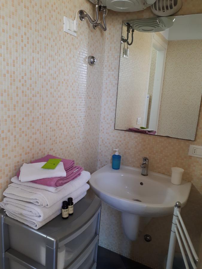 Residence Desiree Римини Екстериор снимка